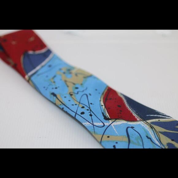 Maid in Canada Tie Gallerie Laurent de Paris - Picture 3 of 7